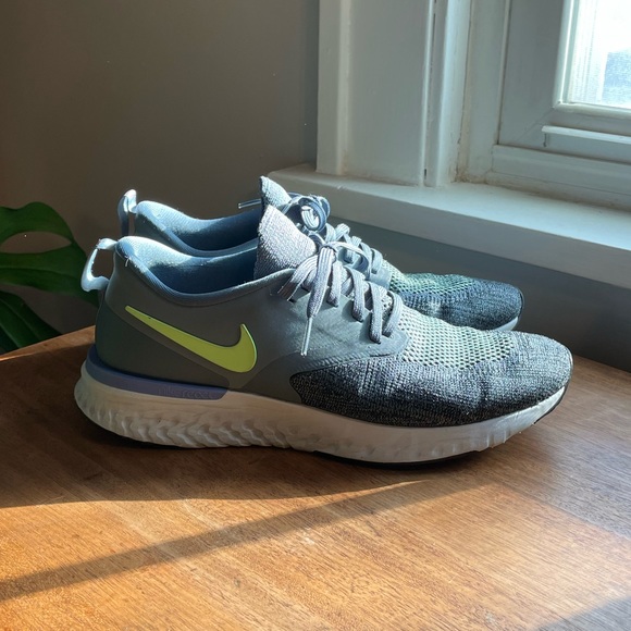 Nike Odyssey React Flyknit 2 Athletic Lightweight Running Shoes Men’s 8.5 main image 9